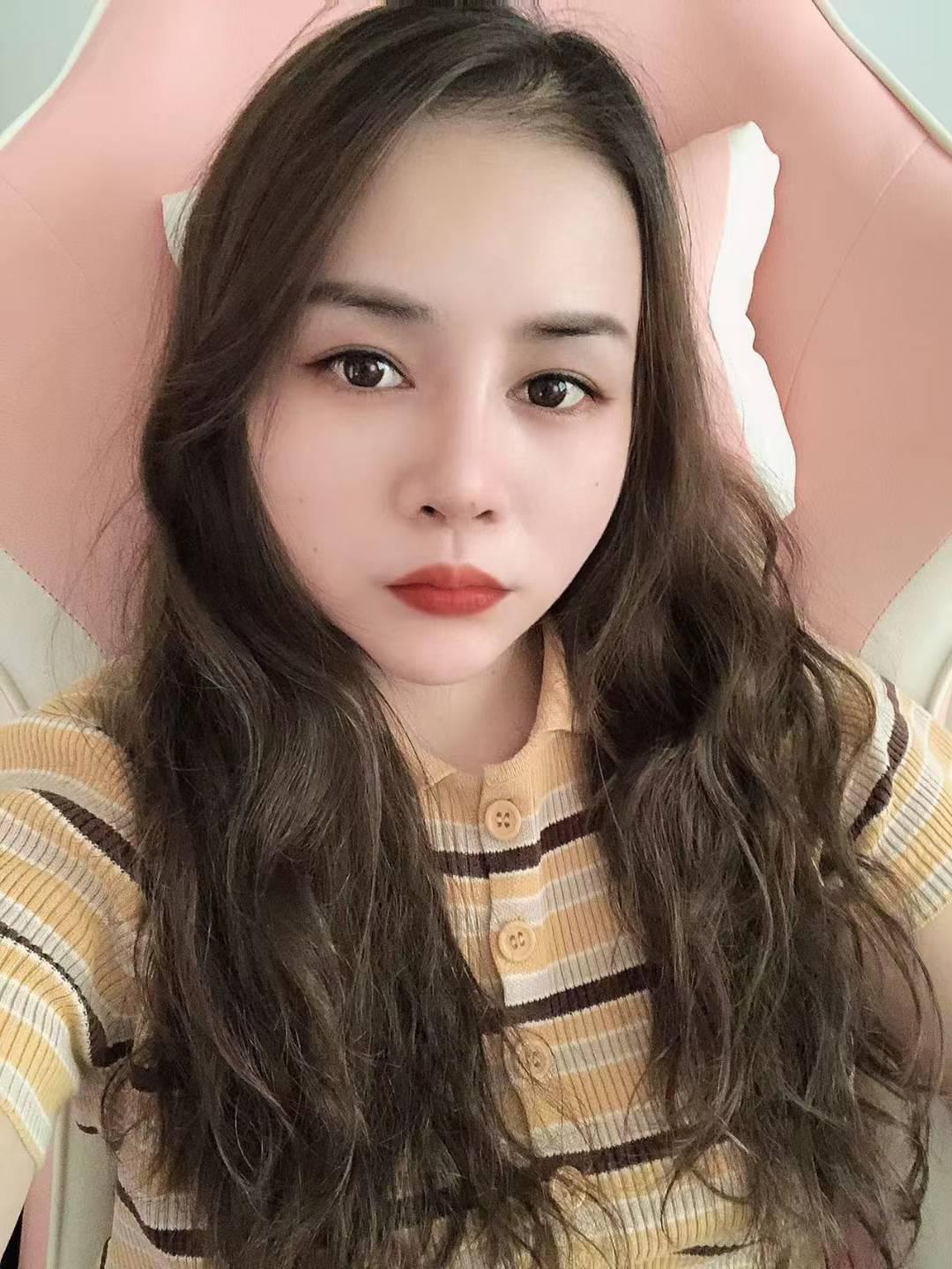 分享一个漂亮大方姐姐